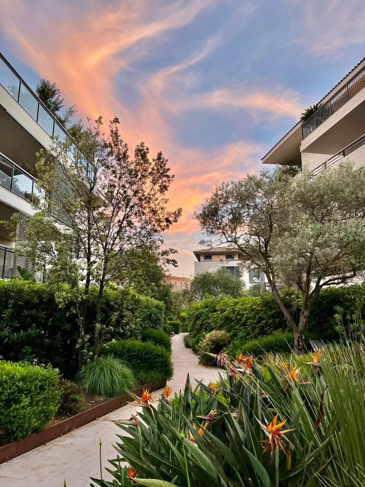 Exclusive Resort Apartments With Parking サントロペ エクステリア 写真